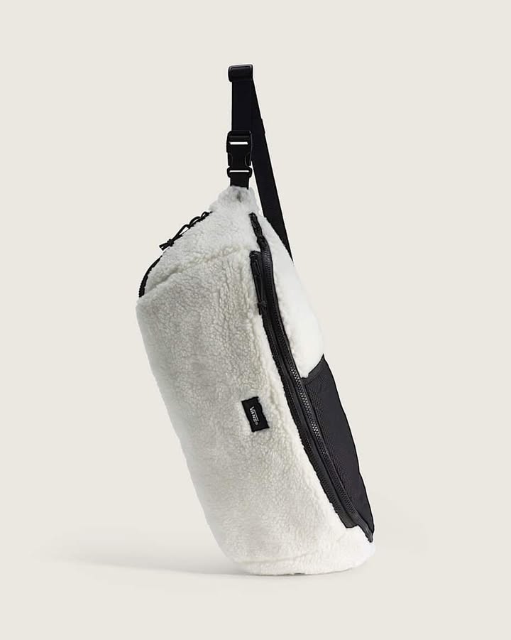 לצפייה במוצר ADIDAS GAZELLE - BLACK & WHITE 